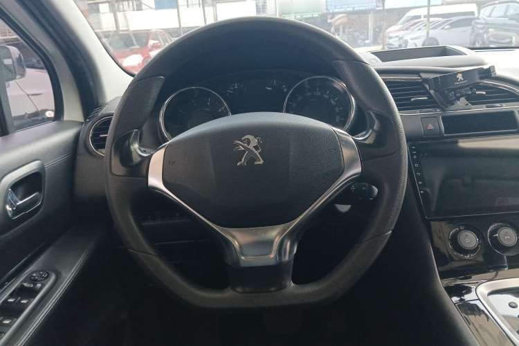 Used Peugeot 3008 2015 1.6THP Automatic Classic Edition
