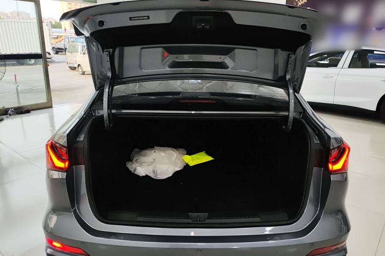 Used Roewe i5 2023 1.5L CVT Luxury Edition
