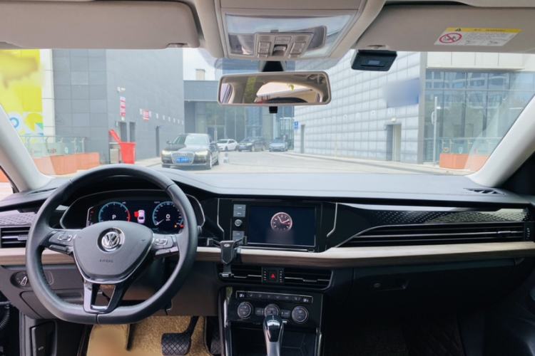 Used Volkswagen Passat 2019 330TSI Luxury Edition China VI Standard
