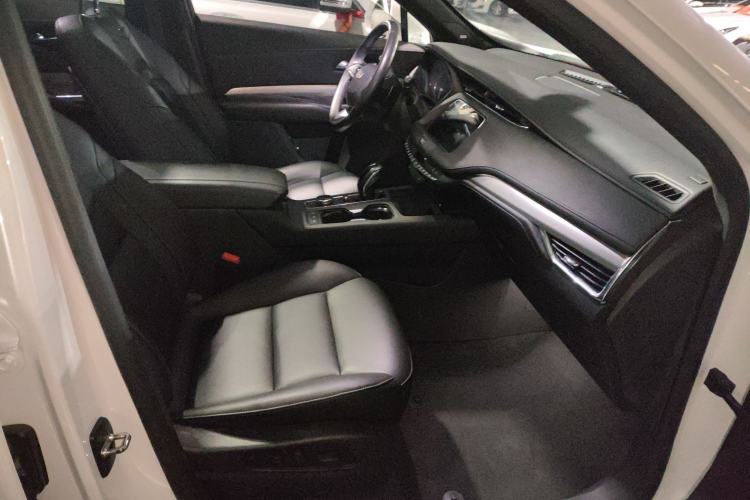 Used Cadillac XT4 2018 28T Two-Wheel Drive Leading Version
