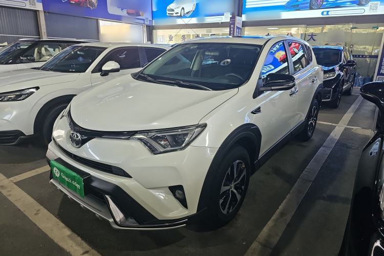 Used Toyota RAV4 2018 2.0L CVT Two-Wheel Drive Fashion X Edition
