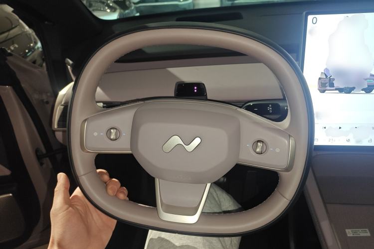 Used ONVO L60 2024 60 kWh Rear-Drive Version