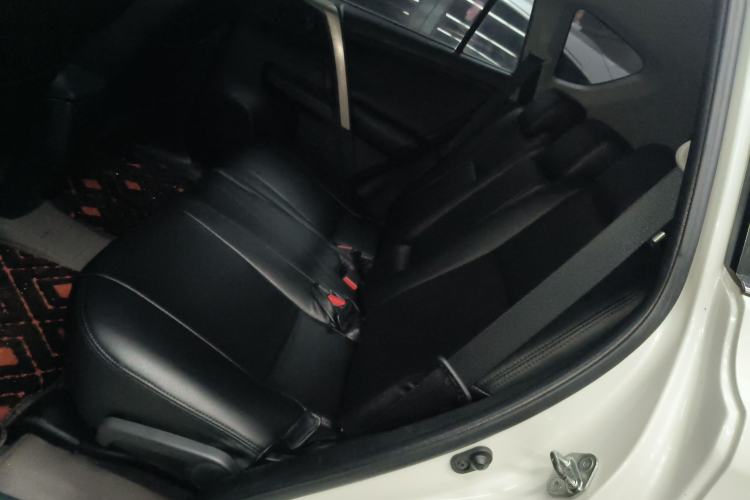 Used Toyota RAV4 2015 2.0L CVT Two-Wheel Drive Fashion Edition
