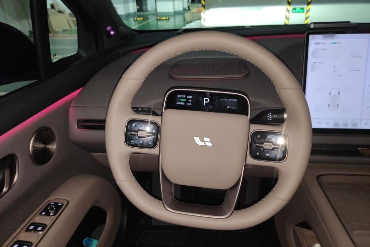 Used Li Auto Li Auto i6 2025 Model Four-Wheel-Drive Standard Type
