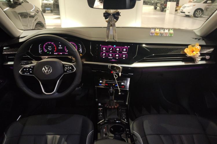 Used Volkswagen Passat 2024 380TSI Starry Luxury Edition
