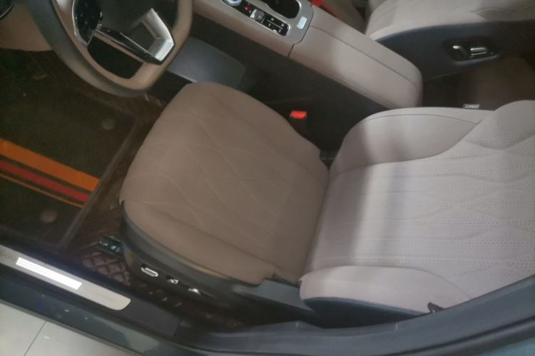 Used Chery Tiggo 8 PLUS 2025 290TGDI DCT Prestige 5-Seater
