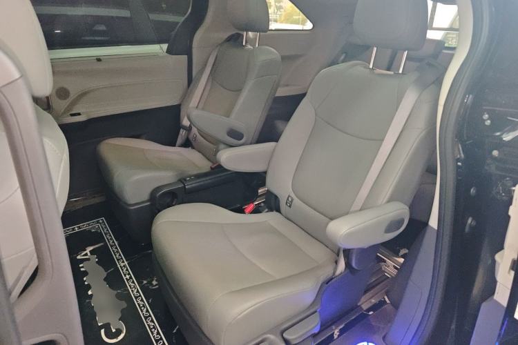 Used Toyota Granvia 2023 2.5L Hybrid Prestige PLUS Edition
