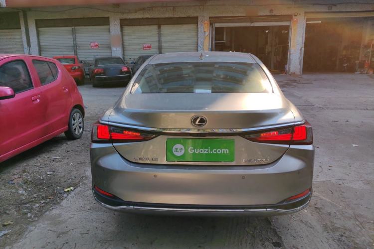 Used Lexus ES 2020 200 Excellence Edition