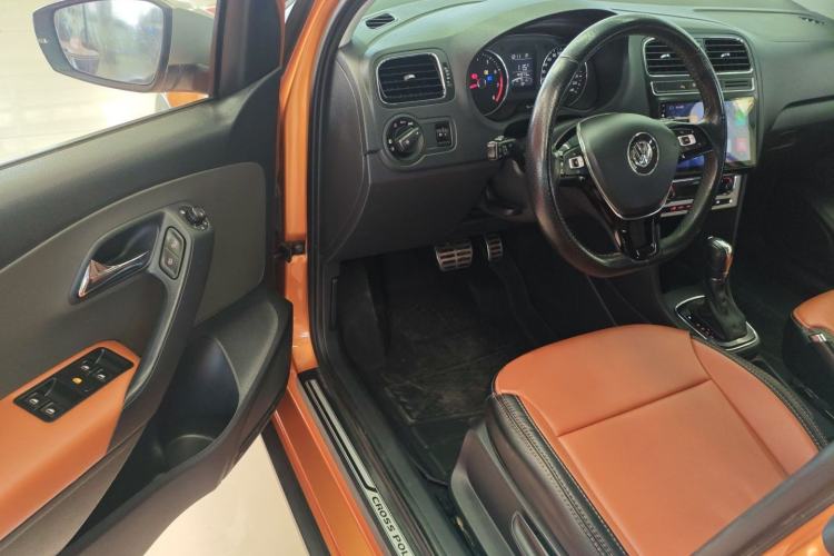 Used Volkswagen Polo 2016 1.6L Cross Polo Automatic