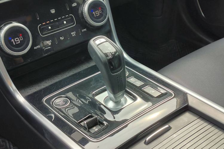 Used Jaguar XEL 2020 2.0T 200 PS S Advanced Elegance Edition
