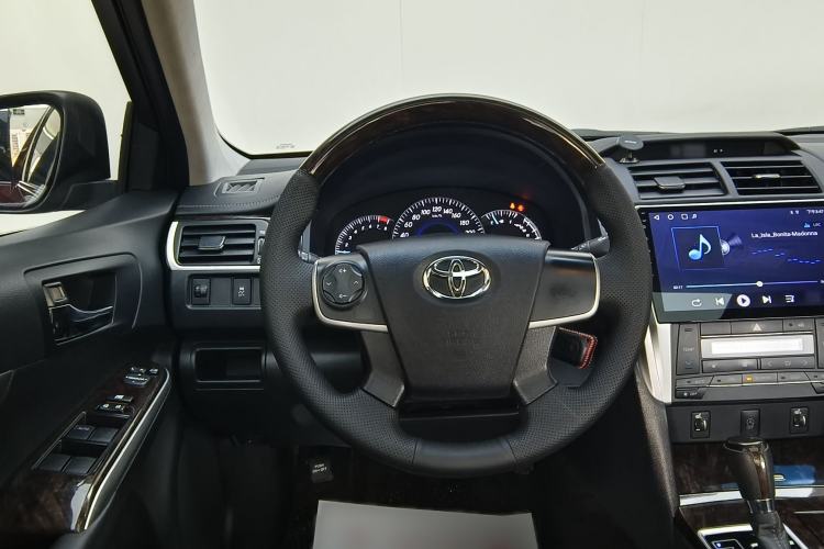 Used Toyota Camry 2016 2.0G 10th Anniversary Leading Edition
