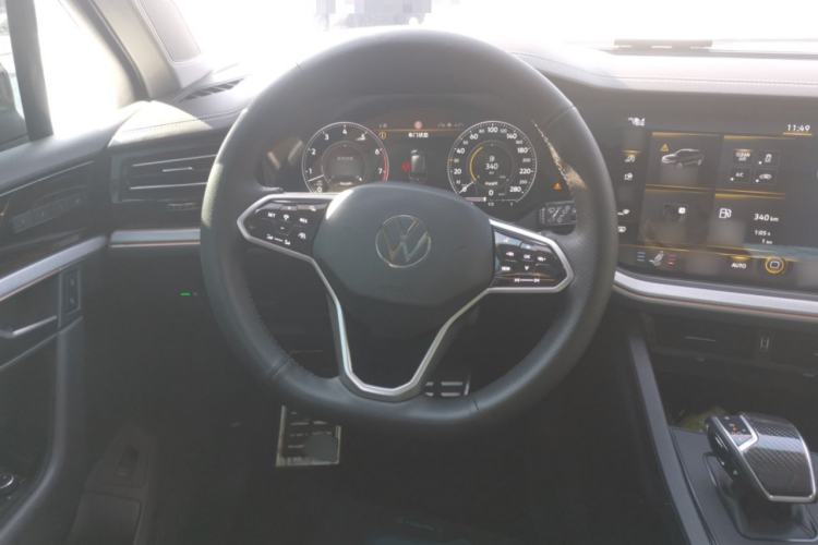 Used Volkswagen Touareg 2022 3.0 TSI Luxury Edition Black Diamond Sport Package