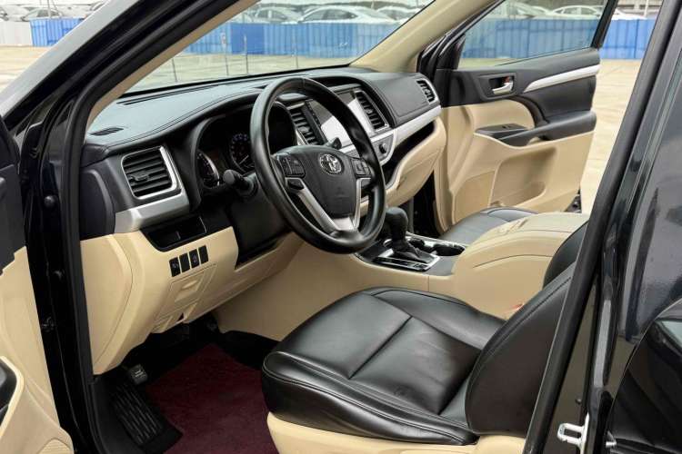 Used Toyota Highlander 2018 2.0T Two-Wheel Drive Elite Edition 7 Seats Emission Standard China V
