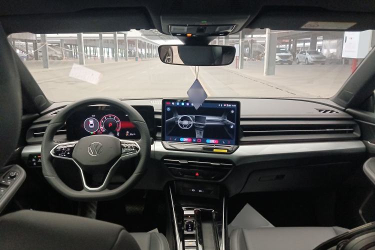 Used Volkswagen Lamando 
