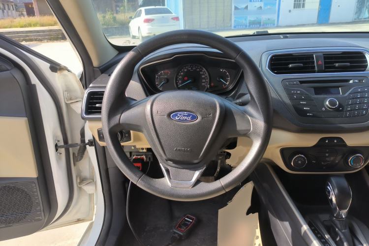 Used Ford Escort 2015 1.5L Automatic Comfort Model

