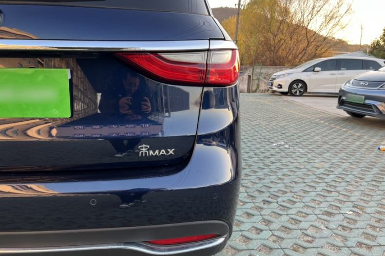 Used BYD Song MAX 2018 1.5T Automatic Smart Connect Elite Model with 6 Seats
