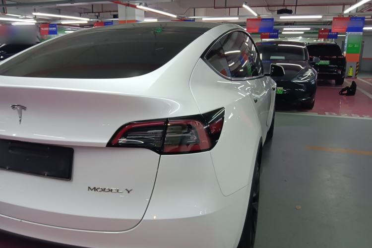 Used Tesla Model Y 2024 Long-Range All-Wheel-Drive Version
