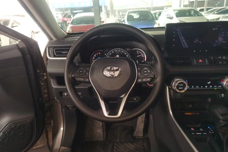 Used Toyota RAV4 2023 2.0L CVT Two-Wheel Drive Fashion Edition
