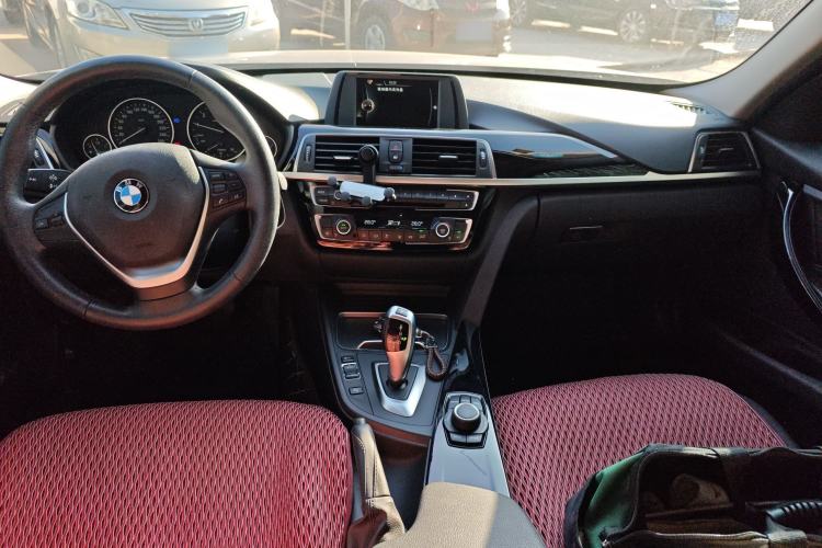 Used BMW 3 Series 2017 318i Fashion Model
