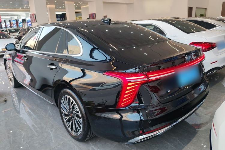 Used Hongqi H5 2025 2.0T Automatic Flag Edition – 500 000 Units Commemorative Version
