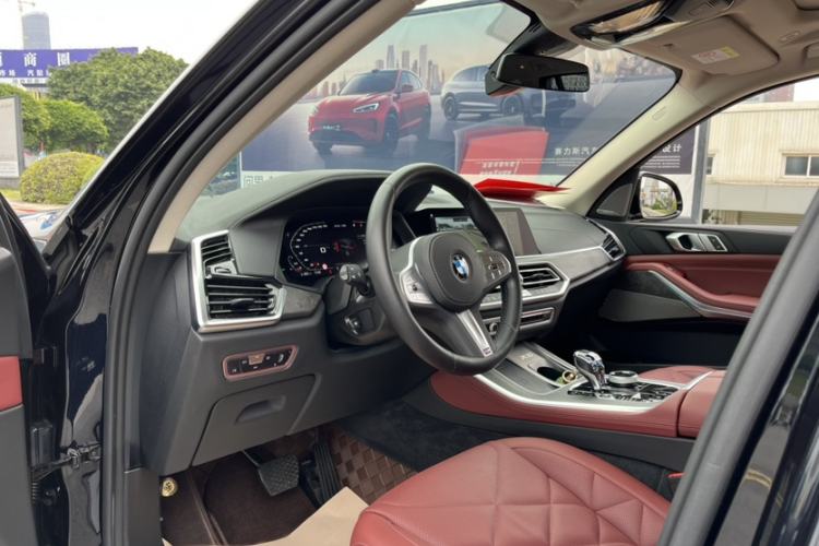 Used BMW X5 2022 Restyled xDrive 30Li Luxury Version M Sport Package
