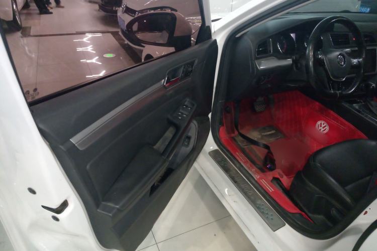 Used Volkswagen Lamando 2018 230TSI DSG Fashion Edition
