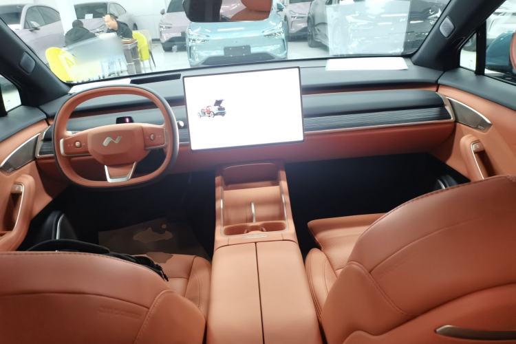 Used ONVO L60 2024 60 kWh Rear-Drive Version