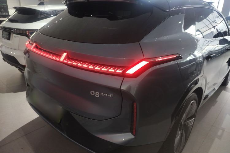 Used Lynk & Co 08 EM-P 2025 220 km All-Wheel-Drive Performance Halo