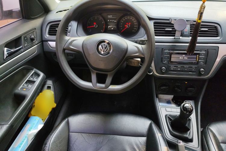 Used Volkswagen Lavida 2015 1.6L Manual Fashion Edition
