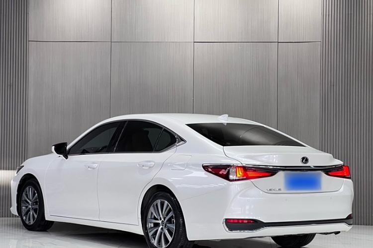 Used Lexus ES 2020 200 Excellence Edition
