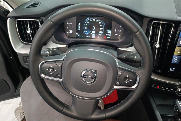 Used Volvo XC60 2020 T5 4x4 Zhiyi Luxury Edition
