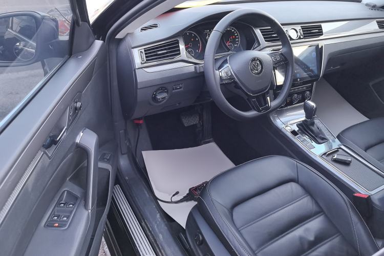 Used Volkswagen Passat 2017 330TSI DSG Luxury Edition
