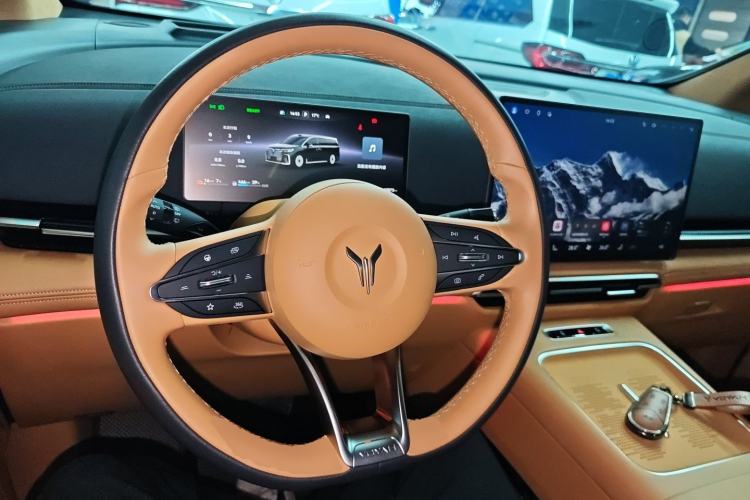 Used VOYAH Dream 2025 PHEV Four-Wheel-Drive Flagship Version – Qiankun Edition
