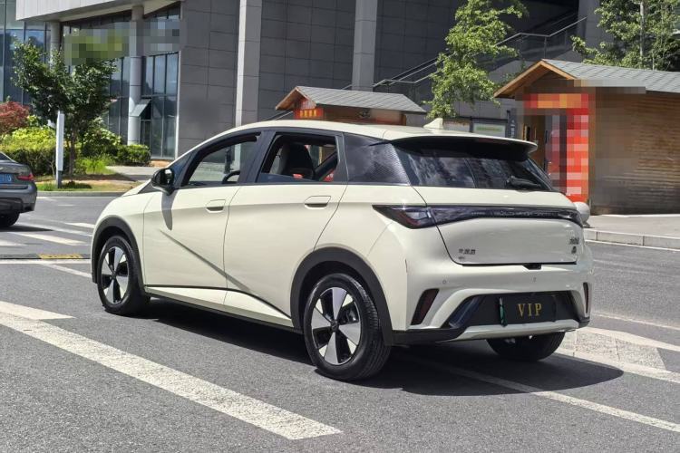 Used BYD Dolphin 2023 420 km Fashion Edition
