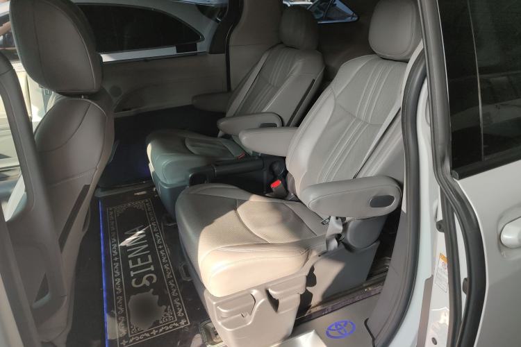 Used Toyota Sienna 2021 2.5L Hybrid Comfort Edition
