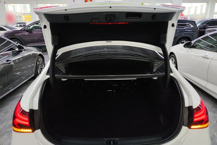 Used Mercedes-Benz A-Class 2022 Revised Version A 200 L Sport Sedan Fashionable Style
