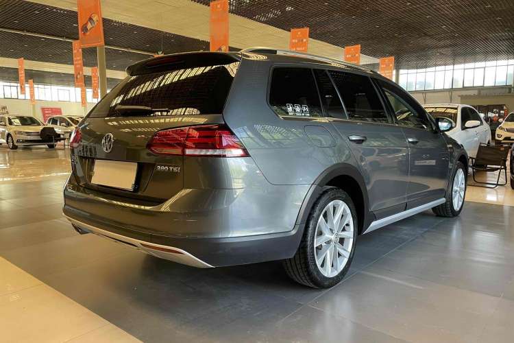 Used Volkswagen Golf 2019 1.8TSI Travel Edition
