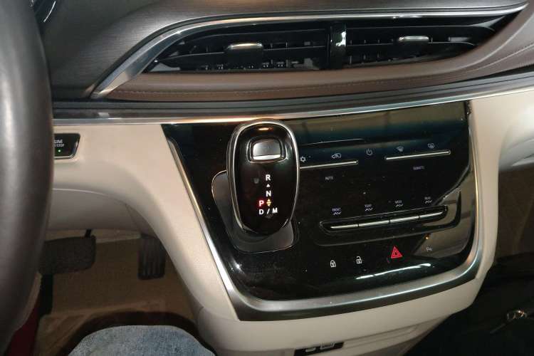 Used Buick GL8 2020 Land Business Class 652T Luxury Model