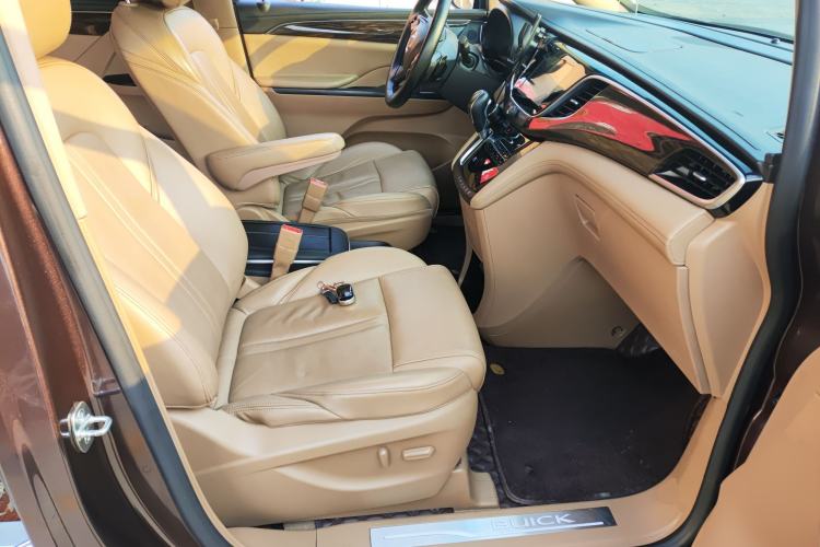 Used Buick GL8 2017 ES 28T Flagship Model China V Standard
