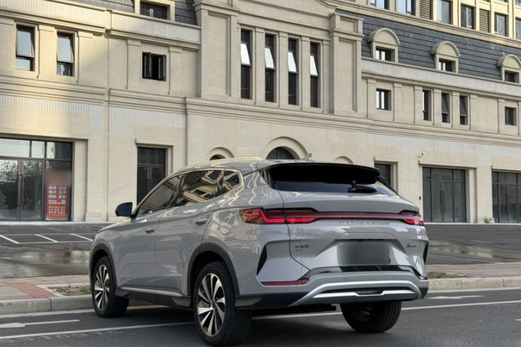 Used BYD Song PLUS New Energy 2023 Champion Edition EV 520KM Prestige Model
