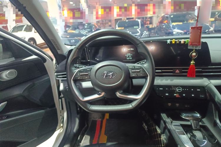 Used Hyundai Elantra 2022 1.5L CVT LUX Prestige Edition
