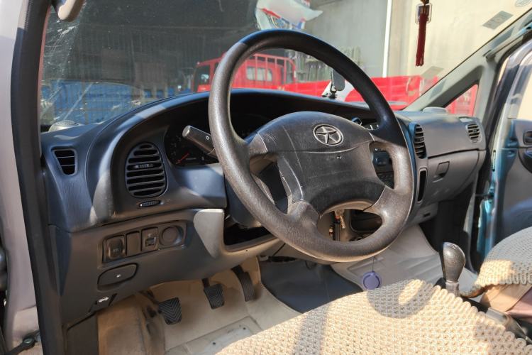 Used  Refine 2015 2.0L Shuttle Gasoline Long-Wheelbase Standard Version HFC4GA3-3D
