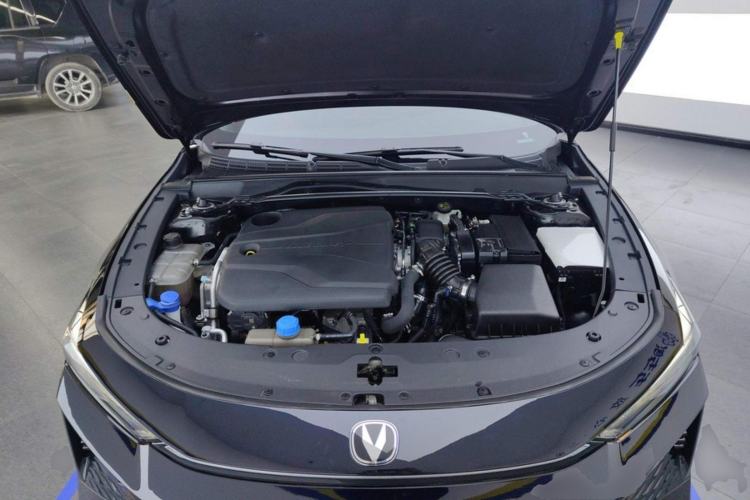 Used Changan UNI-V 2024 1.5T Prestige Sport Edition
