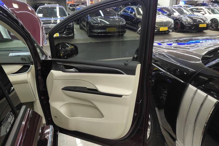 Used Buick GL8 2023 Avenir Avia 7-Seater Deluxe Edition
