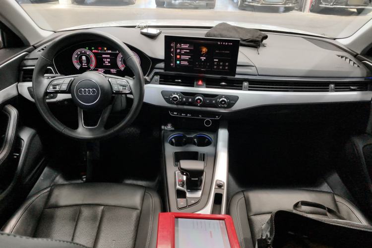 Used Audi A4L 2020 40 TFSI Fashionable and Elegant Model
