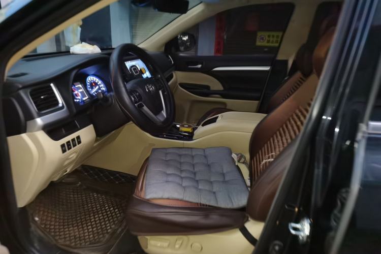 Used Toyota Highlander 2018 2.0T Four-Wheel Drive Luxury Edition 7 Seats China V Emission Standard
