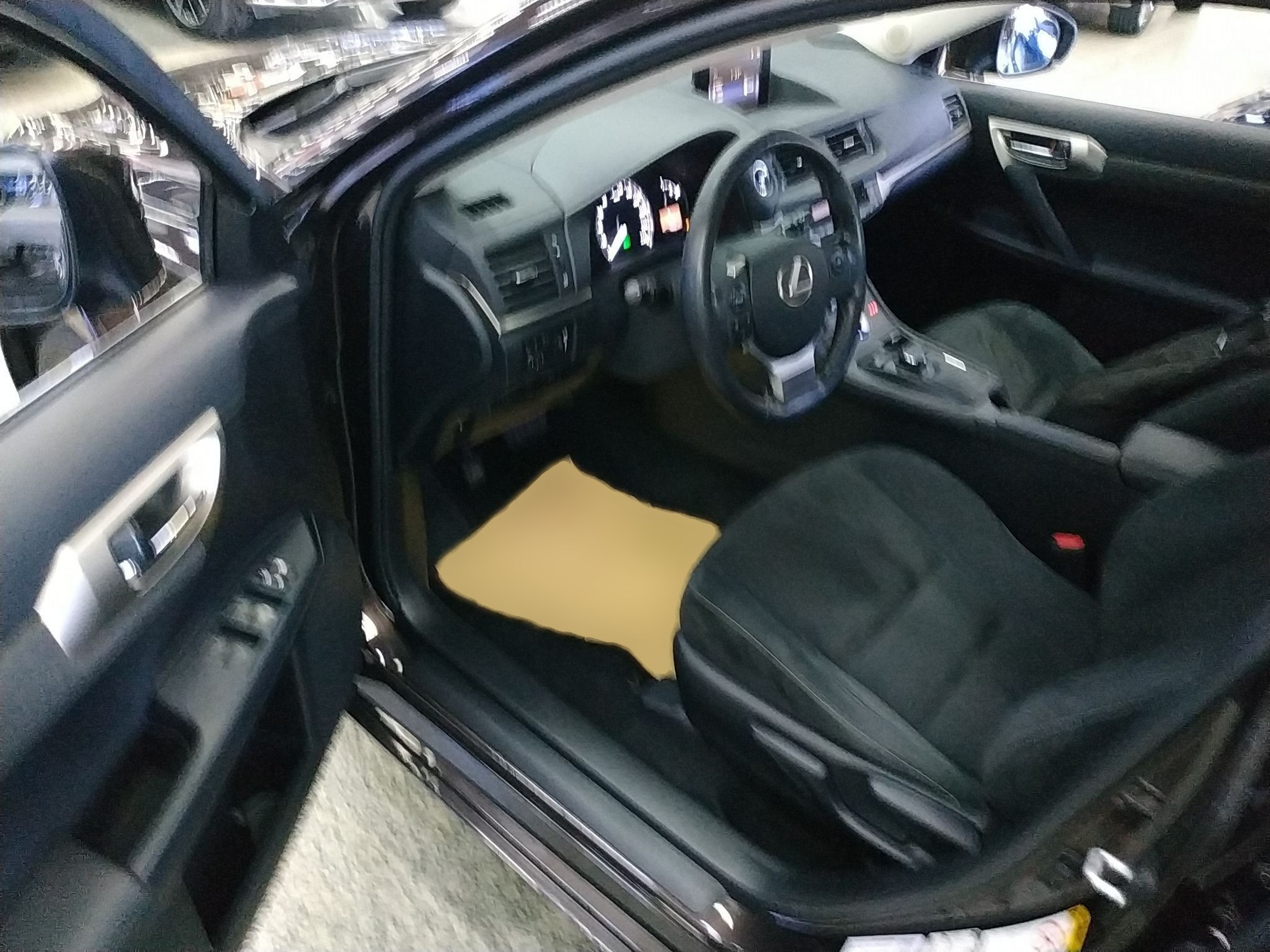 المقاعد الأمامية داخل السيارة