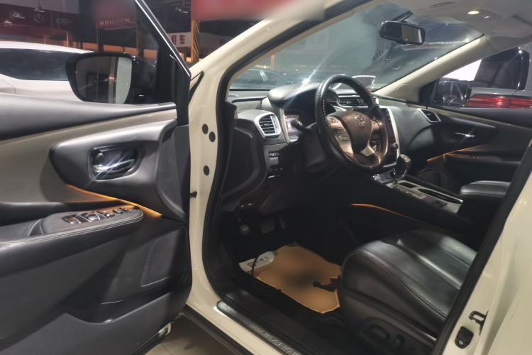 Used Nissan Murano 2019 2.5L XL Two-Wheel Drive Smart Connect Luxury Edition China VI Standard