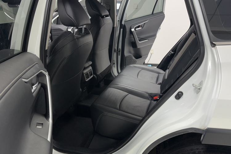 Used Toyota Wildlander 2021 2.0L CVT 4x4 Luxury Edition
