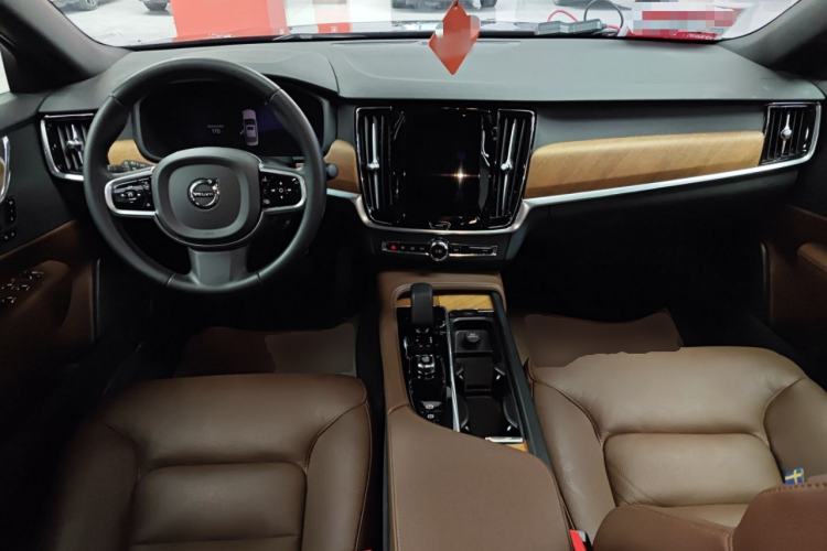 Used Volvo S90 2025 B5 Zhiyi Luxury Edition
